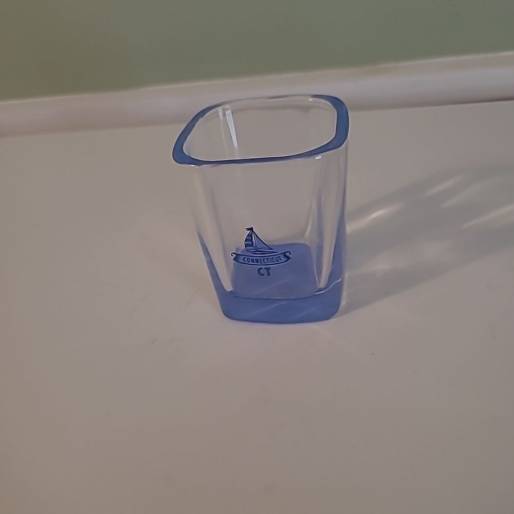 Connecticut Shor Glass
